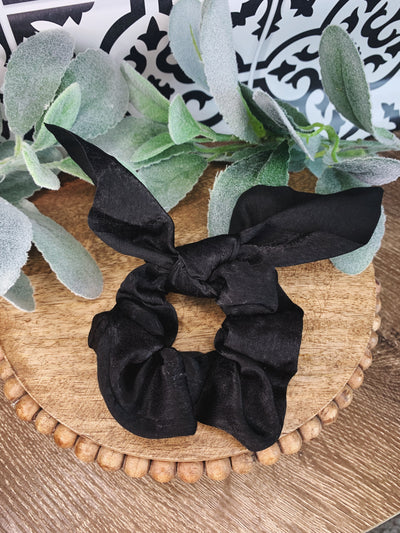 Black Knotted Scrunchie